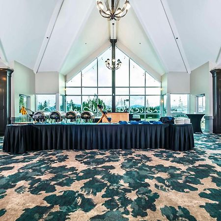 Clarion Hotel&Conference Centre Abbotsford Esterno foto