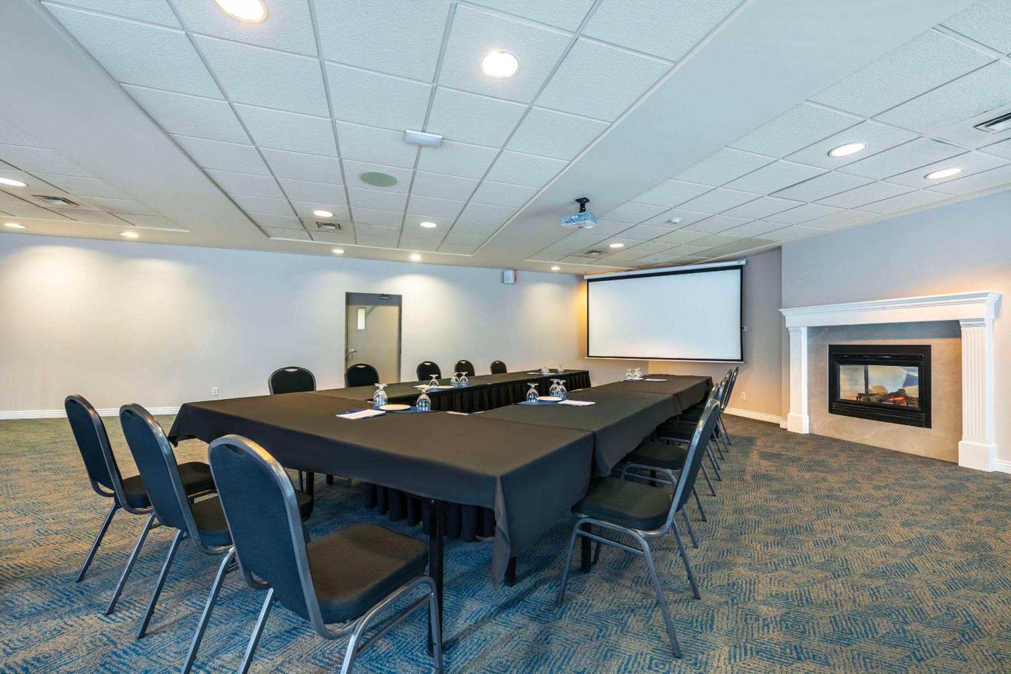 Clarion Hotel&Conference Centre Abbotsford Esterno foto