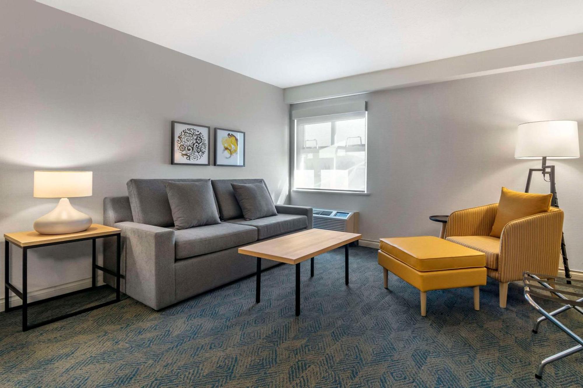 Clarion Hotel&Conference Centre Abbotsford Esterno foto
