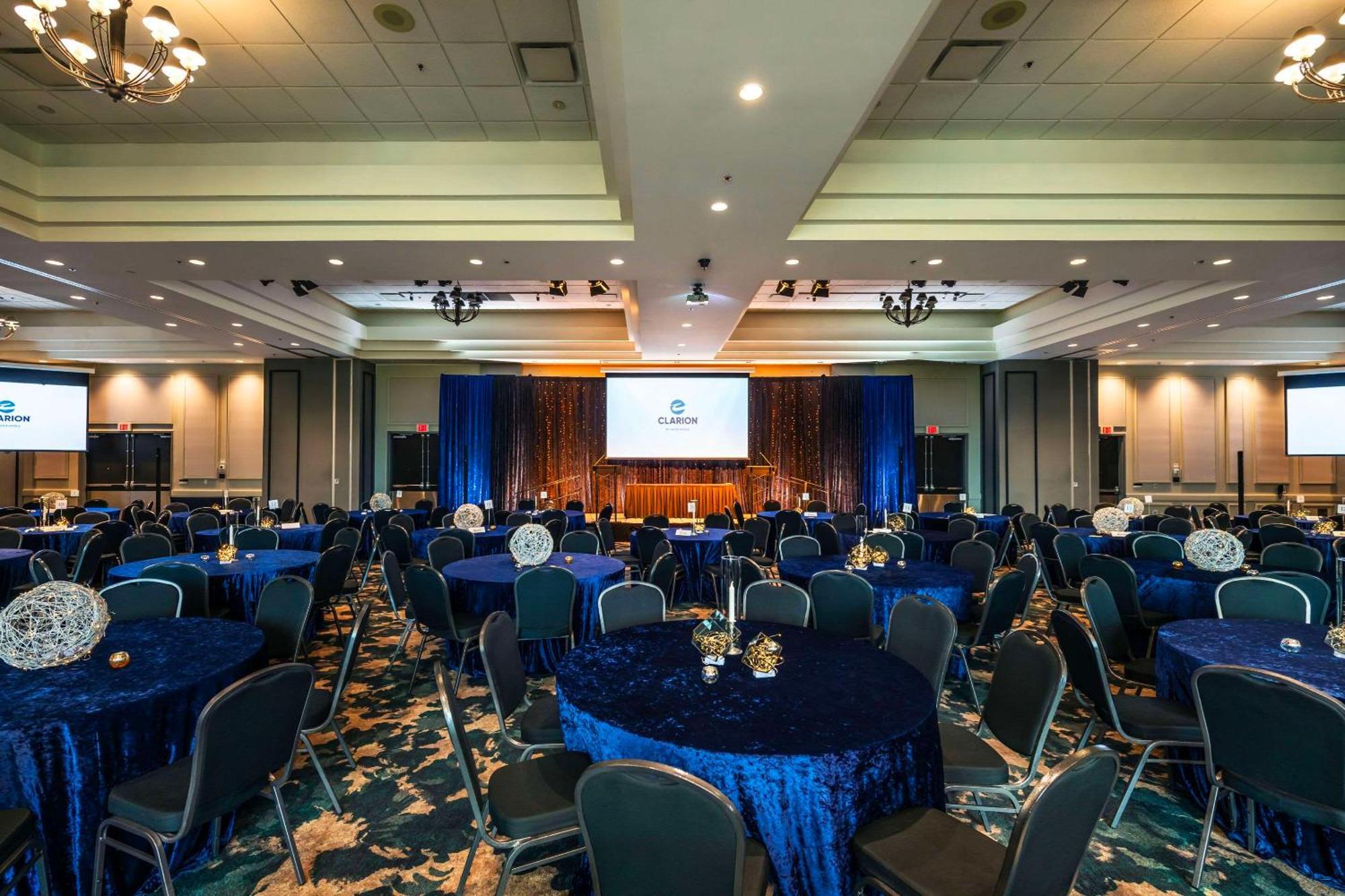 Clarion Hotel&Conference Centre Abbotsford Esterno foto