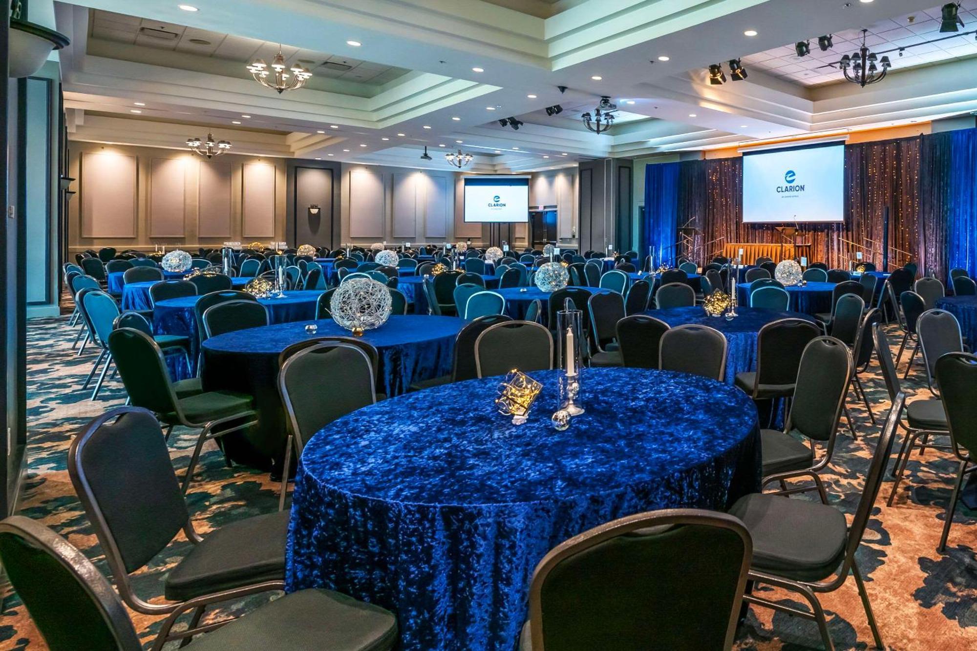 Clarion Hotel&Conference Centre Abbotsford Esterno foto